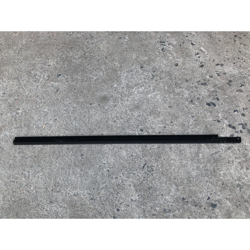 Moldura De Felpa Delantera Derecha Para Chevrolet Aveo 2012, 2013, 2014, 2015, 2016, 2017, 2018 Negro