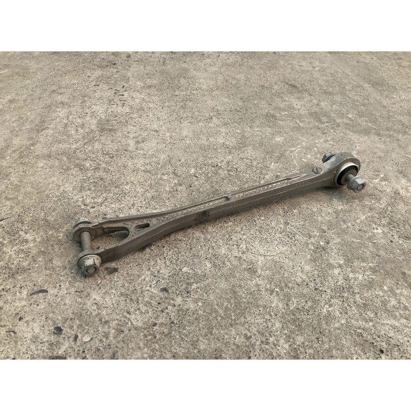 Tirante Trasero Izquierdo Inferior Para Dodge Charger 2015, 2016, 2017, 2018, 2019, 2020, 2021, 2022, 2023 - Motor 3.6 Litros, V6, Original
