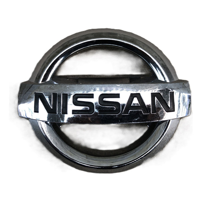 Emblema Delantero Nissan Tiida 2010 Al 2016