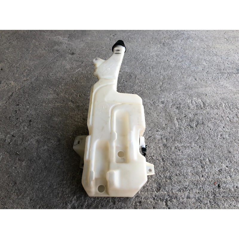 Deposito Limpia Parabrisas Para Chevrolet Tahoe 2007, 2008, 2009, 2010, 2011, 2012, 2013, 2014
