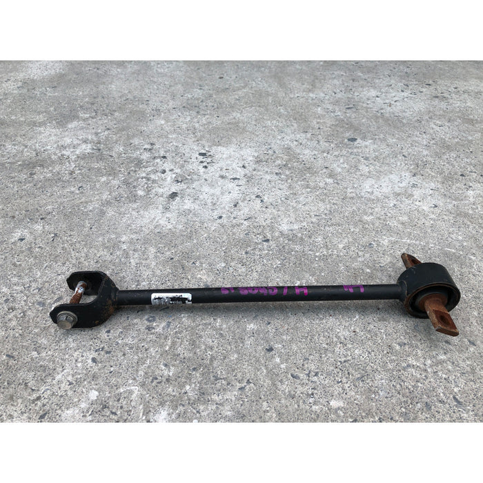 Tirante Trasero Izquierdo Hacia Chasis Camry 2012 - 2017 2.5