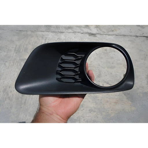 Parrilla Izquierda Para Faro Niebla Dodge Caravan 2011, 2012, 2013 - Original Mate