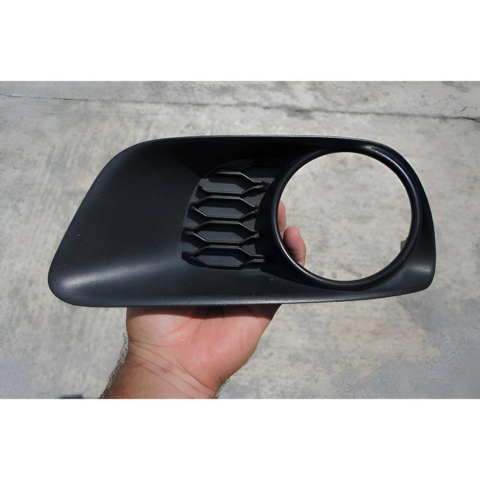 Parrilla Izquierda Para Faro Niebla Caravan 2011, 2012, 2013 Mate