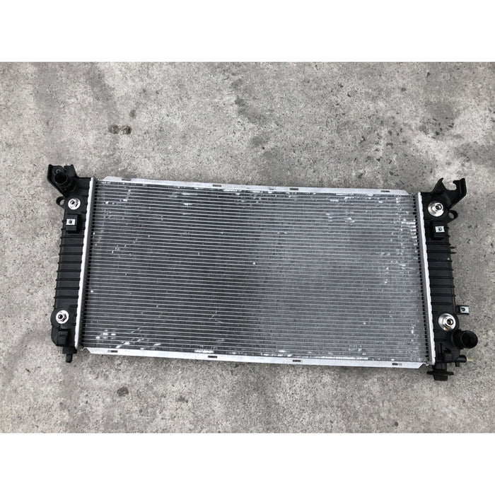 Radiador Original Para Yukon 2015 Al 2018 Motor 6.2