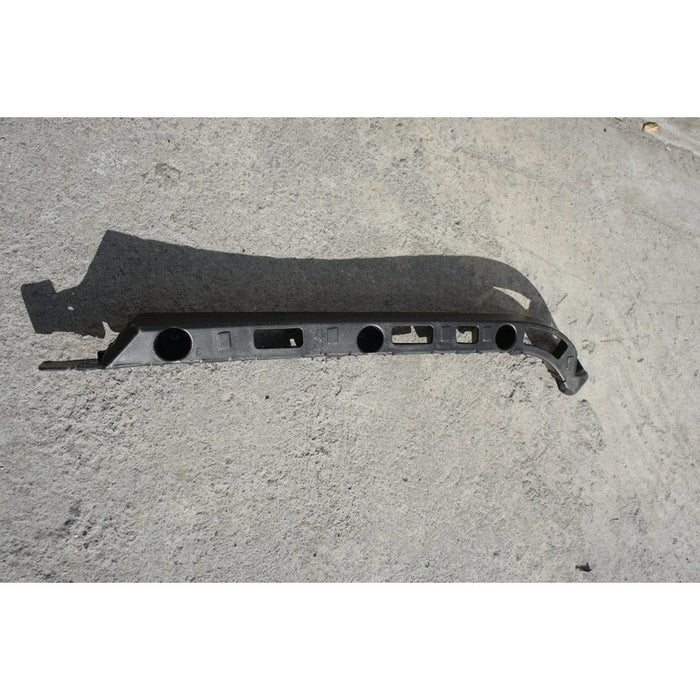 Guia Defensa Trasera Derecha Para Chevrolet Cruze 2010, 2011, 2012, 2013, 2014, 2015