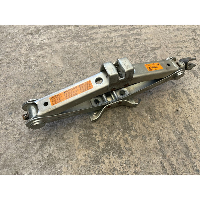 Gato De Tijera Para Infiniti M35, M45 2006-2010 1250kgs