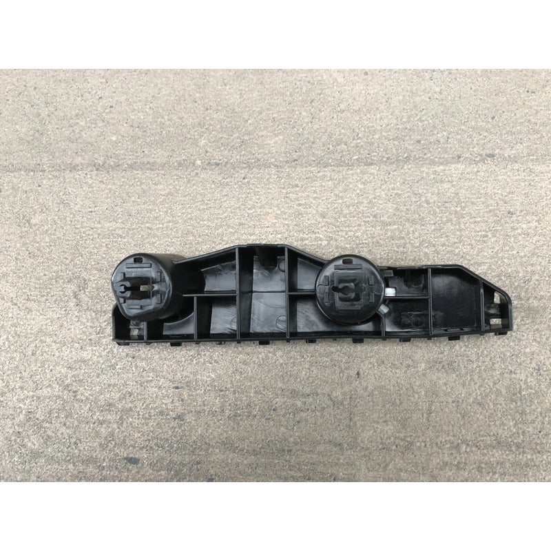 Guia Defensa Delantera Izquierda Para Nissan Sentra 2013, 2014, 2015