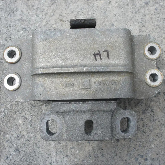 Soporte Izquierdo De Transmision Para Volkswagen Jetta 2011, 2012, 2013, 2014, 2015, 2016, 2017 - Original