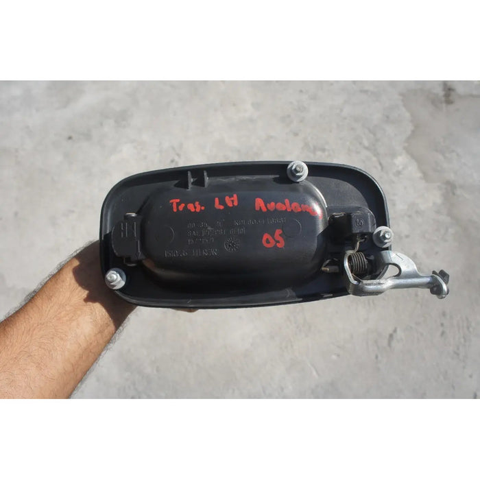 Manija De Puerta Trasera Izquierda Para Chevrolet  Avalanche 1999, 2000, 2001, 2002, 2003, 2004, 2005, 2006 Original Negro Trasera