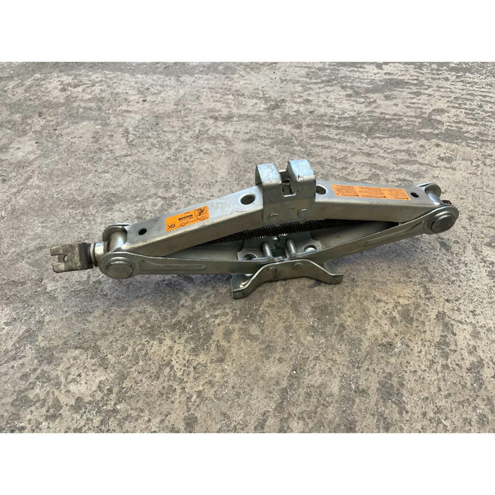 Gato De Tijera Para Infiniti M35, M45 2006, 2007, 2008, 2009, 2010 1250 Kgs.