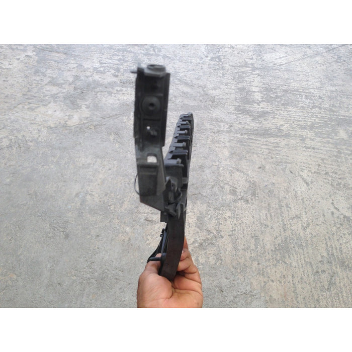 Guia Defensa Trasera Derecha Para Audi A4 2009, 2010, 2011, 2012