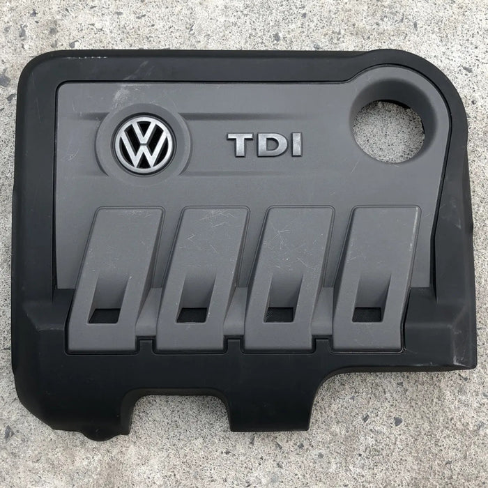 Cubierta De Motor Para Volkswagen Passat 2012, 2013, 2014 Motor 2.0 Lts.