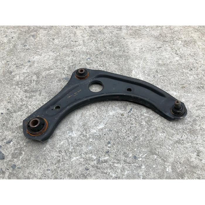 Horquilla Delantera Derecha Para Nissan Versa 2012, 2013, 2014, 2015, 2016, 2017, 2018, 2019 Motor 1.6