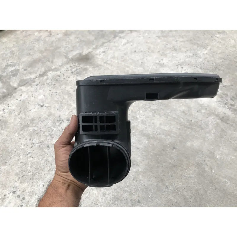 Toma De Aire En Marco De Radiador Para Kia Forte 2015, 2016, 2017, 2018 - Motor 1.6 Litros, 4 Cilindros - Original Negro