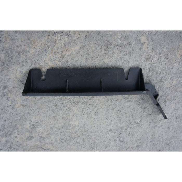 Guia Defensa Delantera Izquierda Chevrolet Chevy 2004 2008