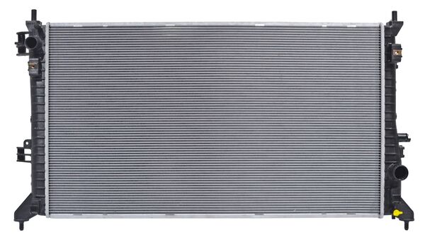 Radiador para Camioneta Chevrolet 2019, 2020, 2021, 2022, 2023 Silverado/ Sierra 1500 L4 2.7 Litros, Estandar Con/ Sin Aire Acondicionado 35X19 1/5X26Mm - de Aluminio